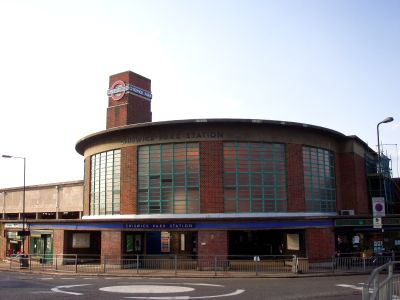 Chiswick Park station building - Ewan Munro - 23 April 2008 Chiswick Park station building