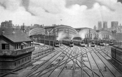 Complicated crossing tracks approaching a grand station