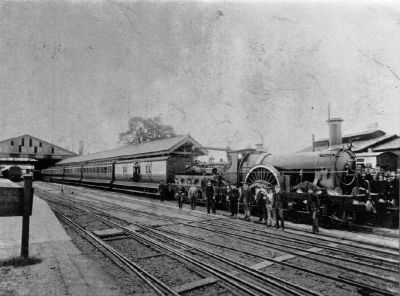 GWR Rover Class 'Dragon' at Taunton working the last broad gauge train from London to Penzance, 20 May 1892 (Wikimedia Commons) GWR 'Dragon' with last broad gauge train to Penzance