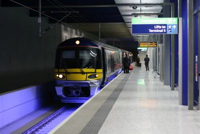 Heathrow Express Class 332 EMU at Terminal 5 station