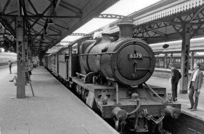 2-6-0 steam locomotive in bay platform at Reading (General) Station